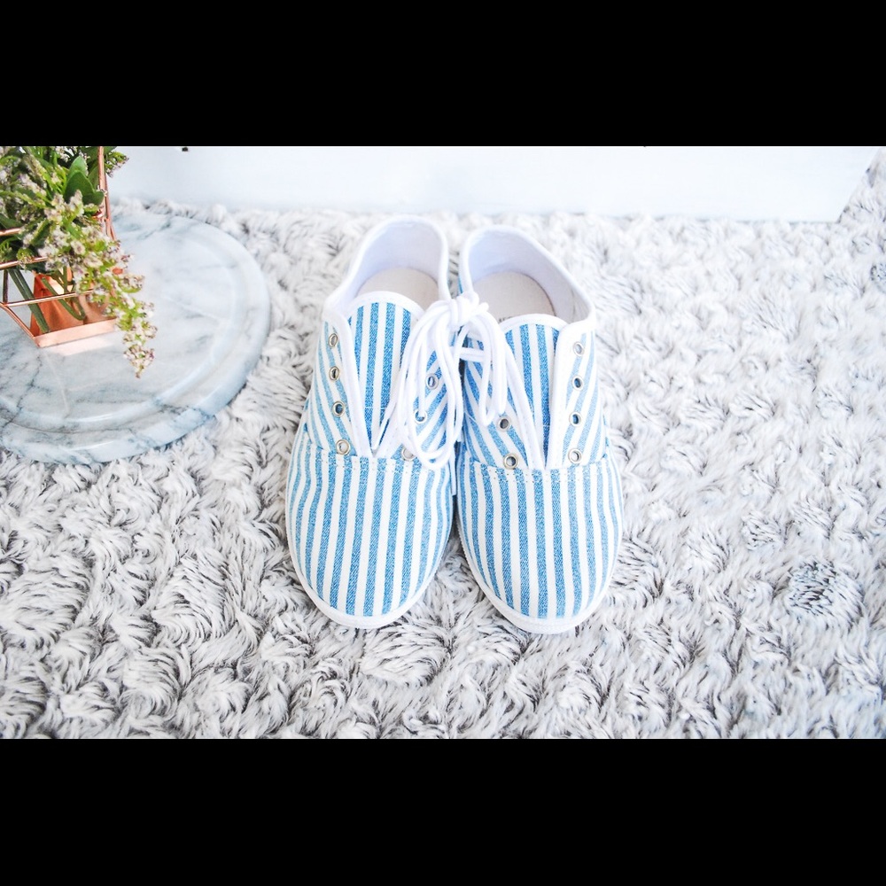 American apparel blue/white sneaker size 5 NWOT